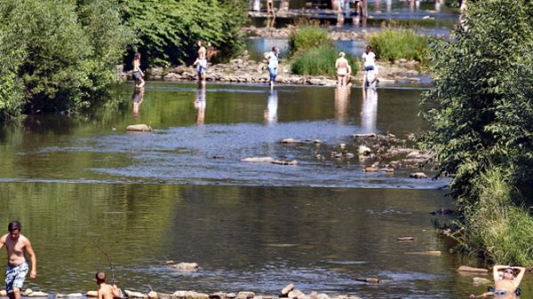 Woda w upały może być wytchnieniem, ale również śmiertelnym niebezpieczeństwem
