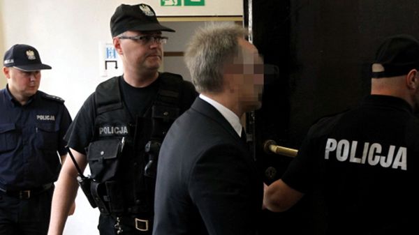Andrzej Z. wprowadzany na salę Sądu Okręgowego w Warszawie