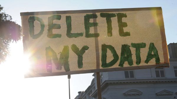 Protest przeciwko inwigilacji elektronicznej i poparcia dla Snowdena Niemczech