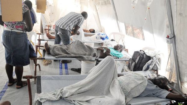 Chorzy na cholerę w szpitalu polowym