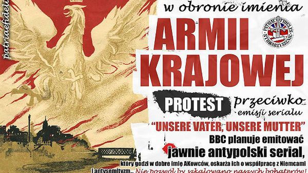 Plakaty zachęcające do udziału w demonstracji rozklejane są po całym Londynie