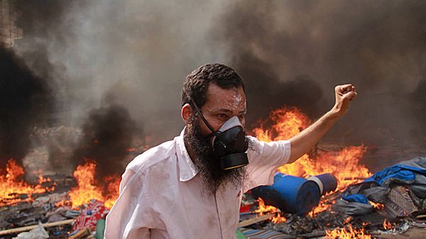 Egipskie siły bezpieczeństwa likwidują w Kairze obozy zwolenników prezydenta Mohammeda Mursiego