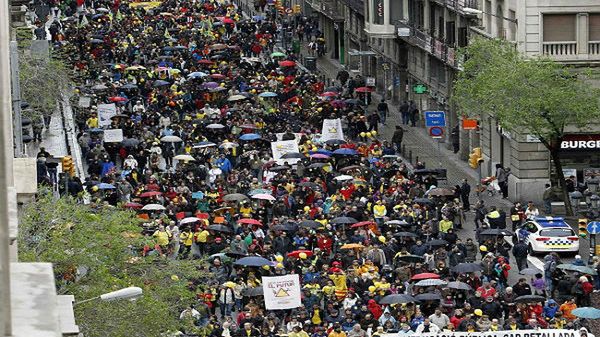 Hiszpanie protestują przeciw cięciom budżetowym