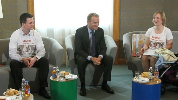 Donald Tusk na spotkaniu z rodzicami dzieci urodzonych w I kwartale 2013 roku