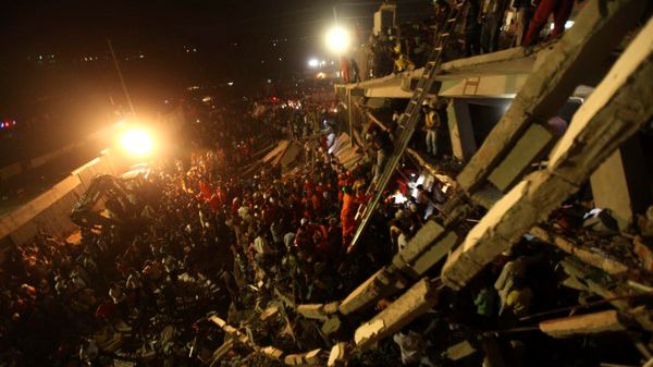 W budynku mieściły się zakłady odzieżowe i centrum handlowe