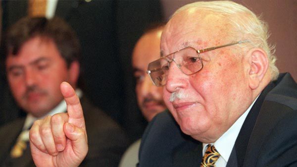 Necmettin Erbakan w 1998 roku