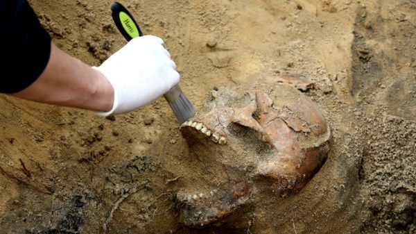 Na tzw. Łączce odnaleziono już prawie 200 ciał