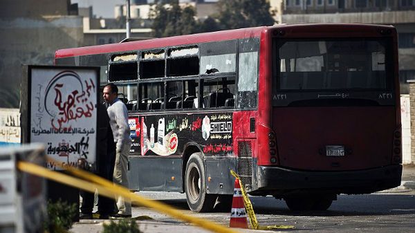 Zamach na autobus w Kairze