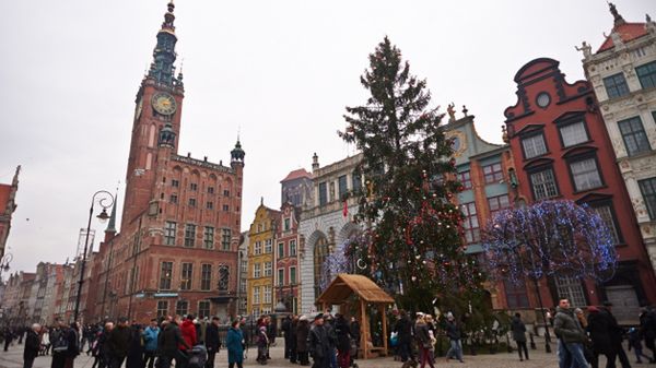 Gdańska starówka w drugi dzień świąt; w Sylwestra na północy kraju będą chmury, może też padać