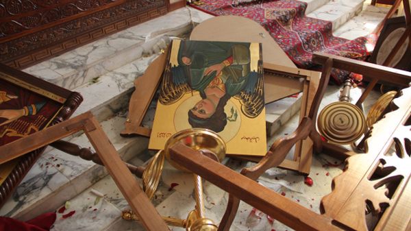 Zniszczenia w kościele w Qara, w Syrii - o kontrolę nad wioską walki stoczyli rebelianci i siły rządowe