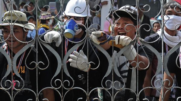 Antyrządowi demonstranci