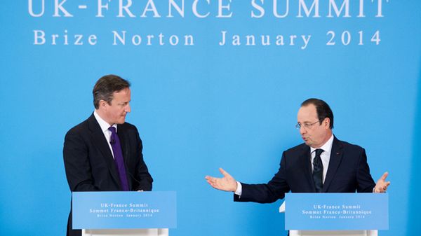 David Cameron i Francois Hollande w Brize Norton