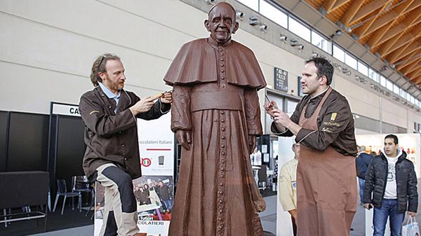 Czekoladowa statua papieża Franciszka