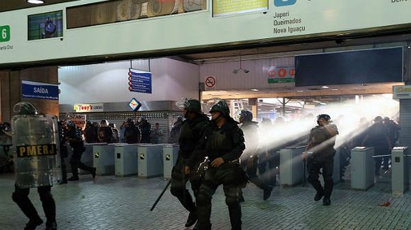 Brazylijska policja próbuje opanować sytuację