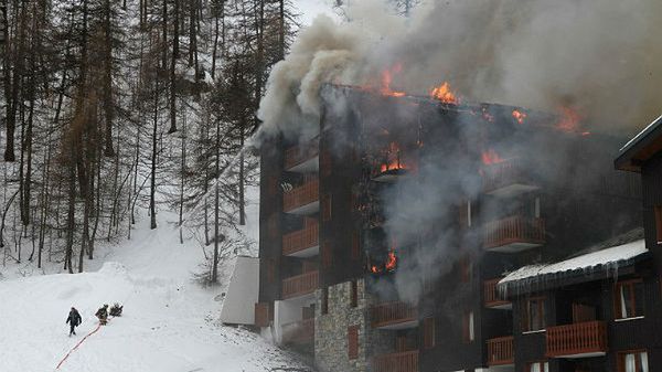 Pożar ośrodka w Val d''Isere