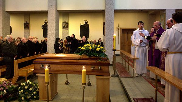 Trumna z ciałem Wojciecha Kilara