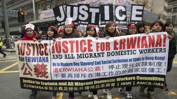 Protesty przeciwko pobiciu Indonezyjki przez pracodawcę