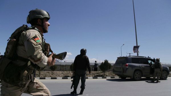 Afgańskie siły bezpieczeństwa w pobliżu rezydencji Ghaniego