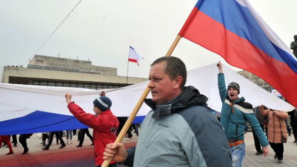 Prorosyjscy demonstranci w Symferopolu