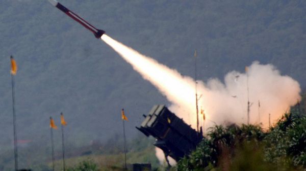 Rakiety Patriot wystrzeliwane podczas ćwiczeń na Tajwanie; 2006 r. - amerykańska technologia wojskowa jest jednym z celów chińskich agentów