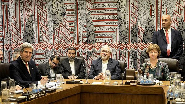 Uczestnicy Rady Bezpieczeństwa ONZ: sekretarz stanu USA John Kerry, szef dyplomacji Iranu Mohammad Javad Zarif i Catherine Ashton