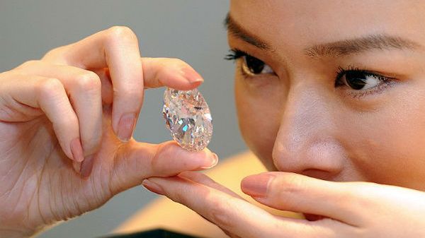 "Wspaniały Owalny Brylant"