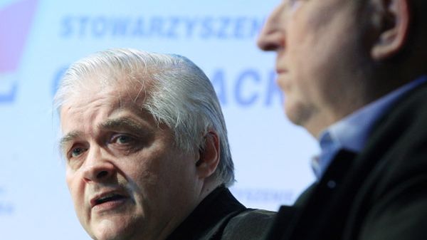 Byli premierzy RP Włodzimierz Cimoszewicz i Józef Oleksy