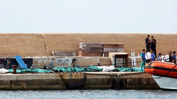 W katastrofie łodzi imigrantów zginęło 366 osób. Według tych, którzy przeżyli, byli oni jeszcze przed podróżą torturowani