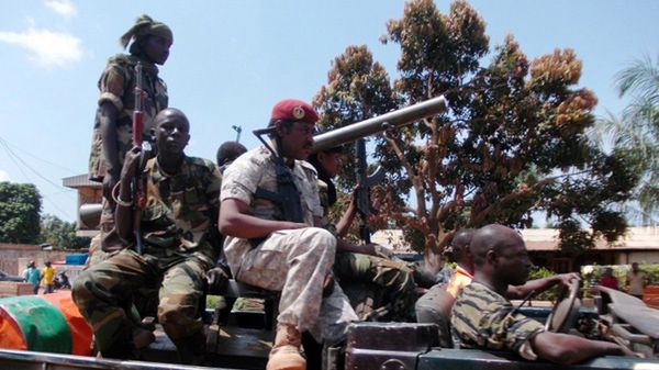 Partyzanci z koalicji Seleka na ulicach Bangi