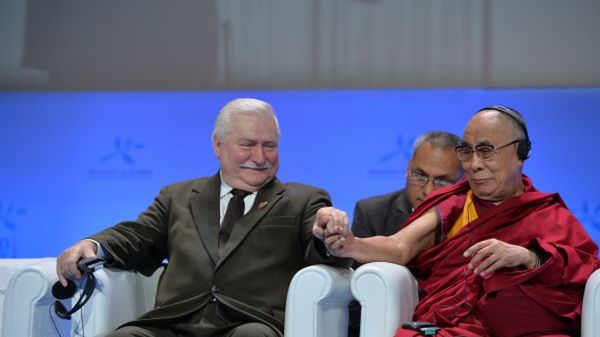 Były prezydent Lech Wałęsa i Jego Świątobliwość XIV Dalajlama