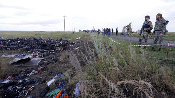 Separatyści na miejscu katastrofy samolotu