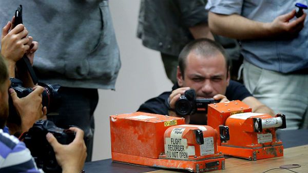 Czarne skrzynki zestrzelonego boeinga