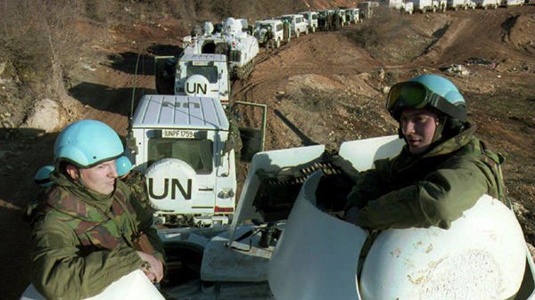 Holenderscy żołnierze z sił pokojowych ONZ w Bośni - zdjęcie archiwalne