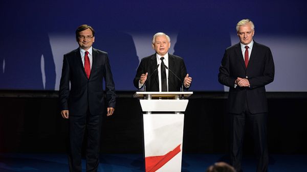 Prezes PiS Jarosław Kaczyński, lider Solidarnej Polski Zbigniew Ziobro i lider Polski Razem Jarosław Gowin