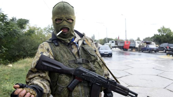 Prorosyjski separatysta w Doniecku