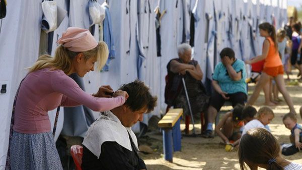 Ukraińscy uchodźcy w obozie w Rosji