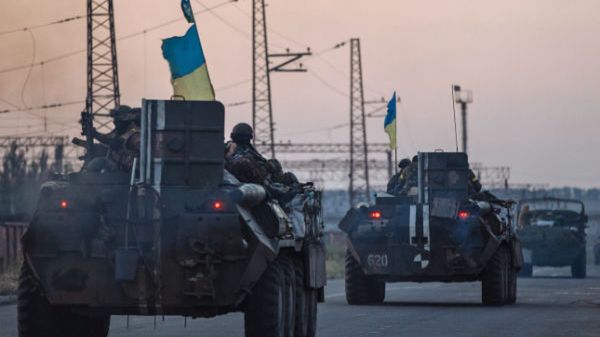 Ukraińscy żołnierze na drodze w kierunku Drużkiwki