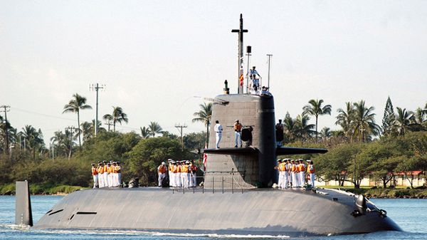 Japoński okręt podwodny "Oyashio"