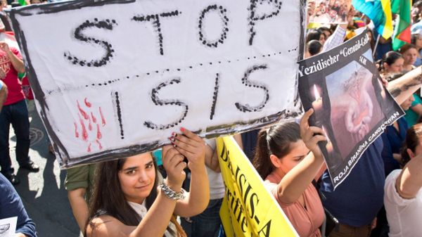 Kurdowie i jazydzi protestują we Frankfurcie nad Menem, nawołując do akcji przeciw dżihadystom