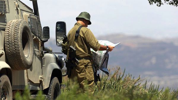 Izraelski wojskowy biorący udział w poszukiwaniu porwanych żołnierzy