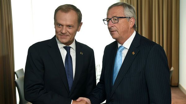 Donald Tusk i przewodniczący-elekt Komisji Europejskiej Jean-Claude Juncker przed szczytem w Brukseli