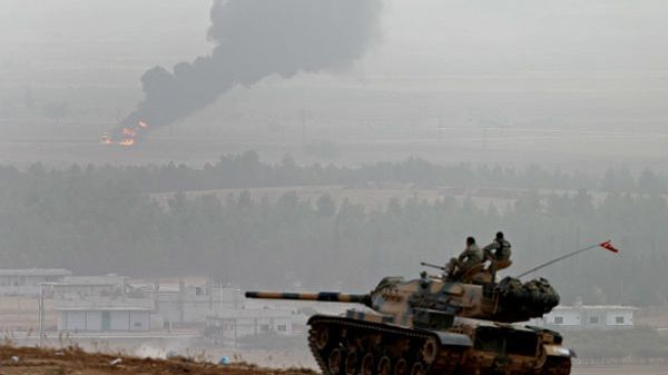 W oddali miasto Kobane, w którym syryjscy Kurdowie przegrywają wojnę z dżihadystami