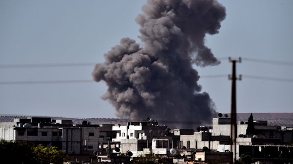 Dym unoszący się nad Kobane