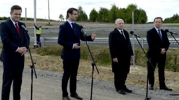 Konferencja prasowa przy niedokończonym odcinku drogi ekspresowej S19