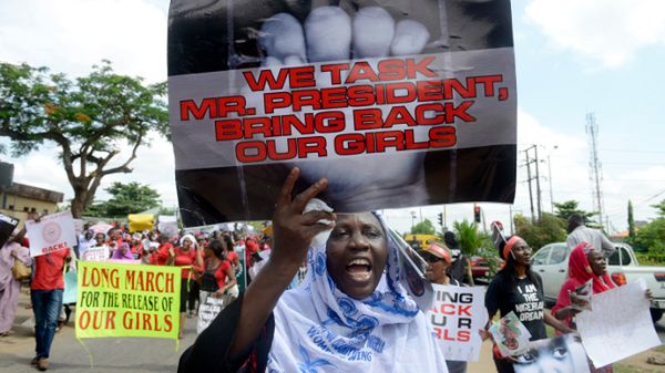 Protest po porwaniach uczennic w Nigerii
