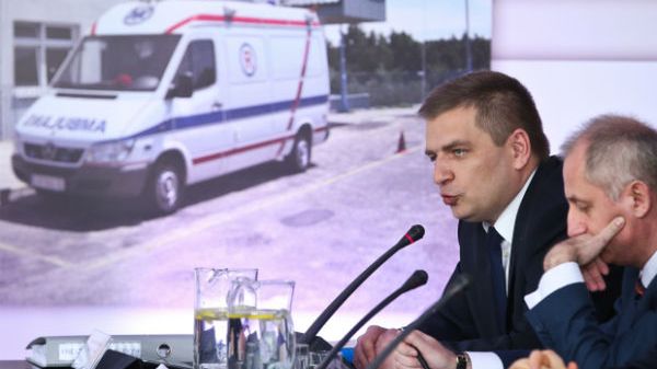 Bartosz Arłukowicz i Sławomir Neumann podczas debaty PiS nt. sytuacji w służbie zdrowia