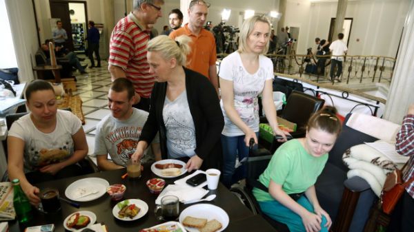 W sejmie trwa protest rodziców dzieci niepełnosprawnych