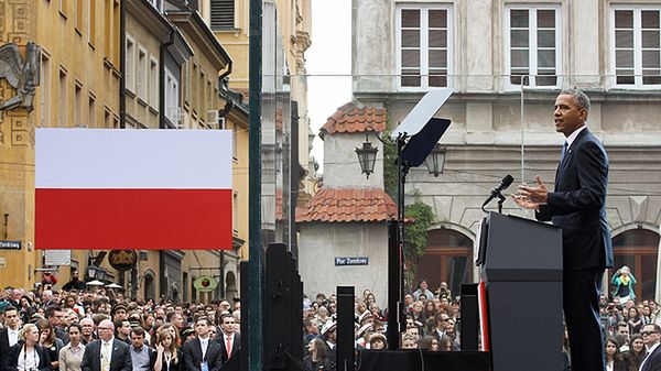 Prezydent USA Barack Obama przemawia na Placu Zamkowym w Warszawie