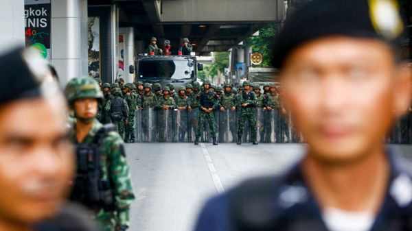 Siły zbrojne na ulicach Bangkoku