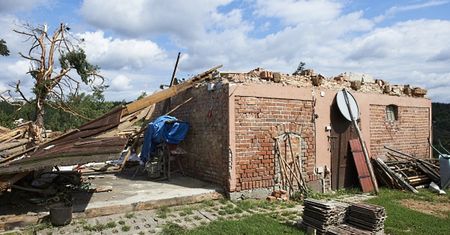 MSW ostrzega przed burzami, huraganami i nawałnicami